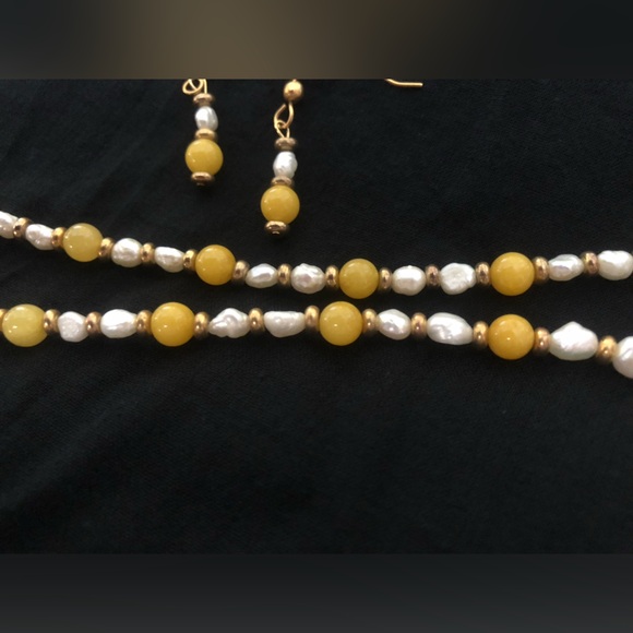 Yellow Jade, Fresh Water Pearls & Gold Necklace & Earrings Set - Picture 3 of 7
